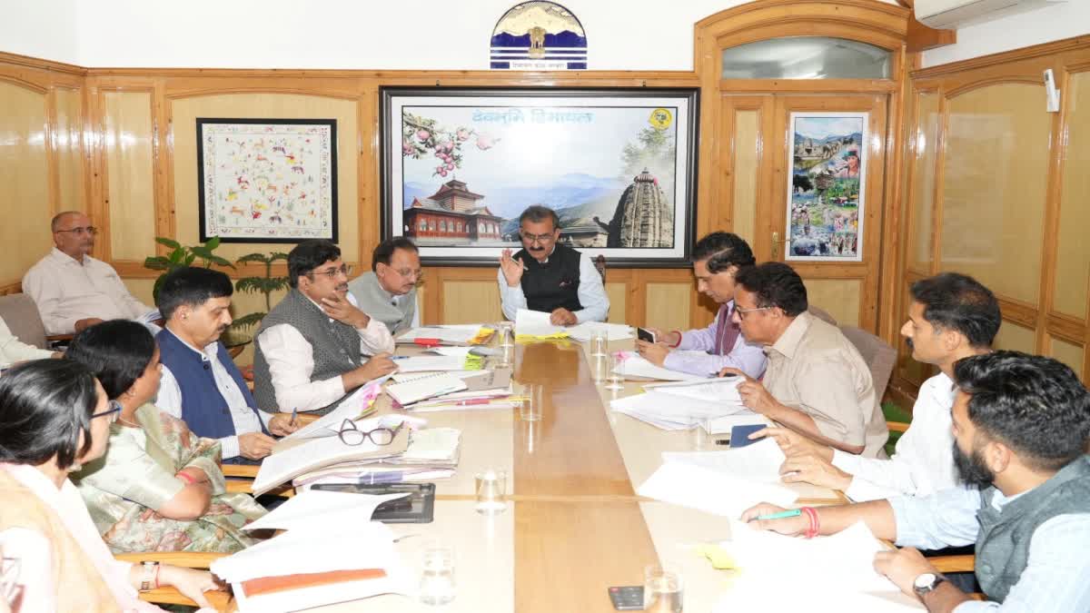 CM in Meeting