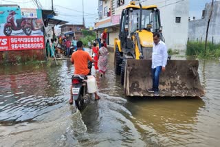 JABALPUR BJP COUNCILOR ARRIVED JCB