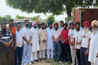 An agreement was reached between the youth who climbed the tank and the administrative officials in amritsar