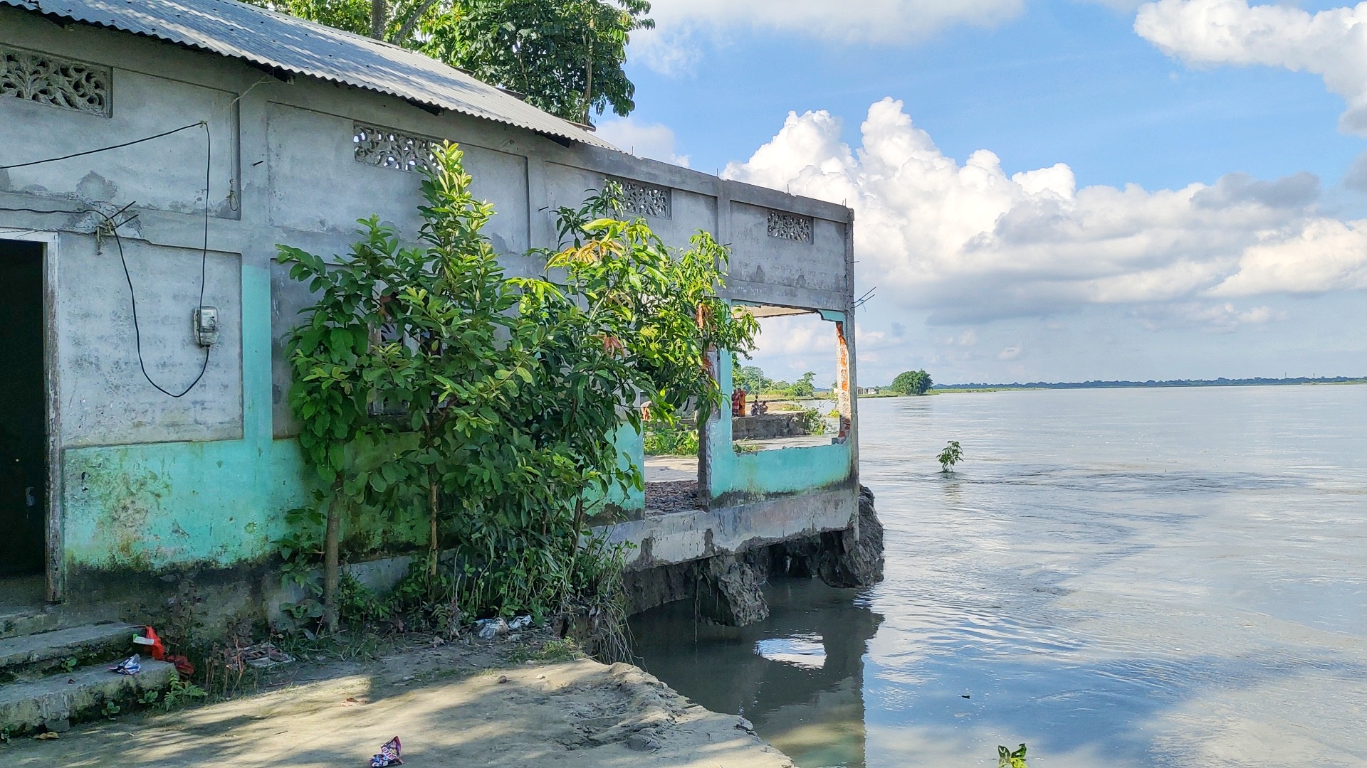 Beki river erosion in Kalgachia