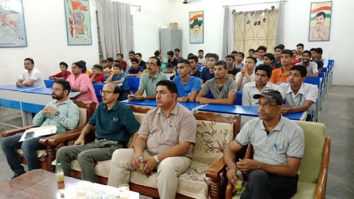 Students Witnessed Chandrayaan Landing in Bhiwani