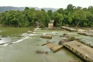 gullapura-heggaru-villagers-need-bridge-to-cross-gangavali-river-every-day