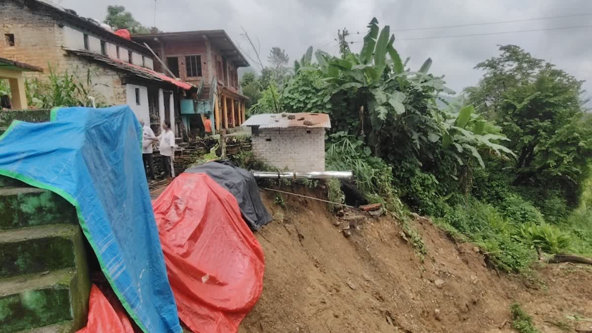 landslide in Kande and Udiari villages of Berinag