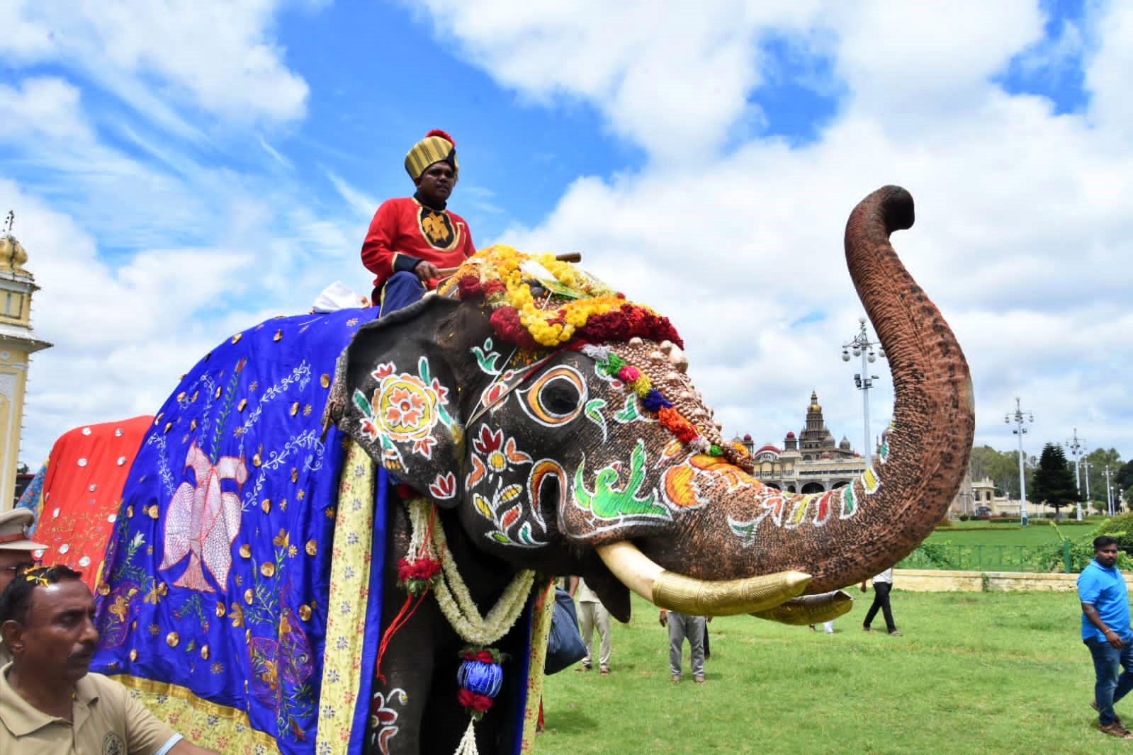 ಅರಮನೆಗೆ ಆಗಮಿಸಿದ ಗಜ ಪಡೆ