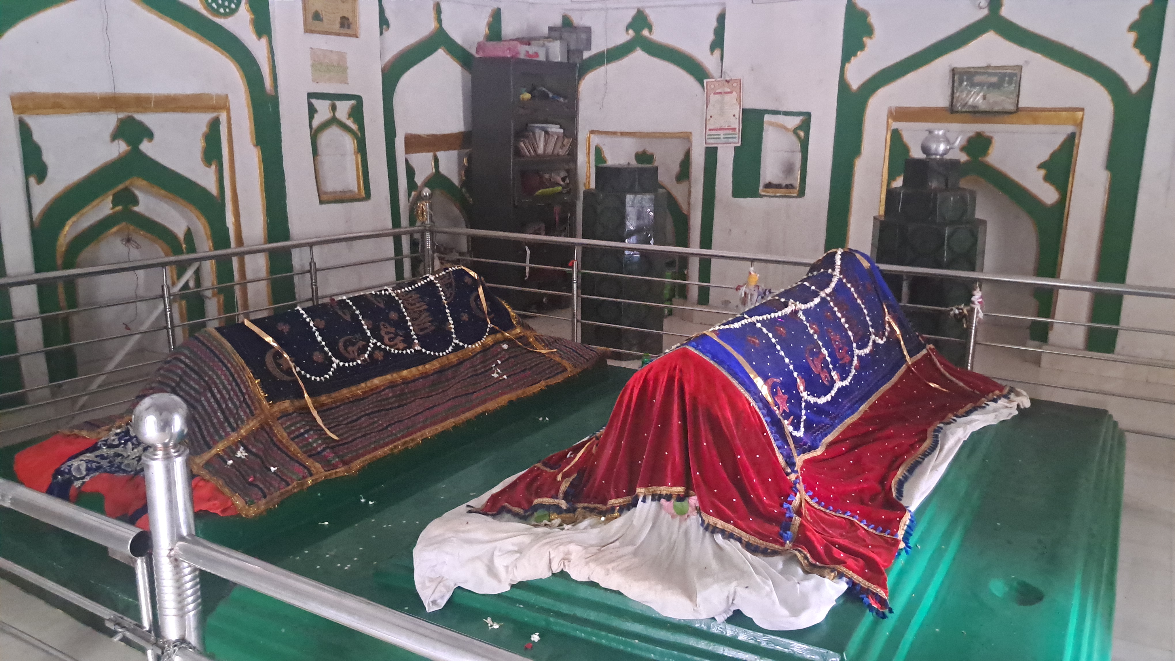 The Tomb of Qamar Ali Sultan located in Gaya is included in the list of Archeology Department