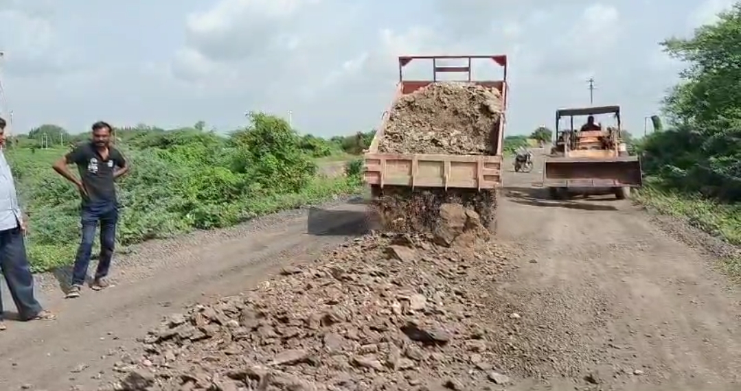 રોડ રસ્તાઓનું સમારકામ