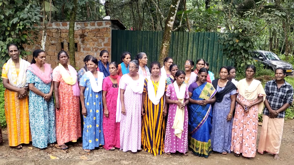 Women NREGA Workers Flight Journey  Kottayam NREGA Workers first fly to Bengaluru  Kottayam NREGA Workers flight trip to Bengaluru  തൊഴിലുറപ്പ് കൂലി കൂട്ടിവച്ചൊരു  തൊഴിലുറപ്പ് തൊഴിലാളി  തൊഴിലുറപ്പ് തൊഴിലാളികളുടെ വിമാനയാത്ര