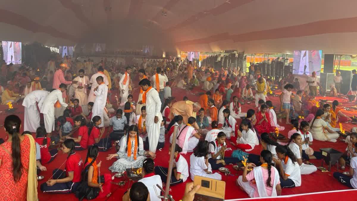 Acharya Devvrat attended women Yagyopavit,  Dayanand Saraswati birth anniversary