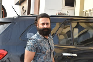 Tollywood actor Navdeep attended the Narcotics police inquiry in the Madhapur drugs case. The police are probing Navdeep's links with drug peddler Ramchander. An investigation is being conducted from the point of view from whom the drugs are being bought from. It is known that the narcotics police, who have included Navadeep as a consumer in this case, issued 41A notices to him recently.