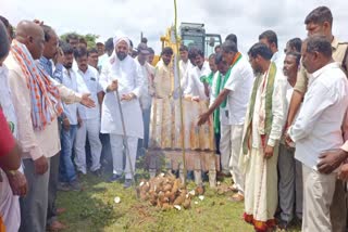 Muthireddy Yadagiri Reddy Development in Tarigoppula