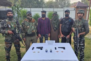 arrests 02 militants in Baramulla