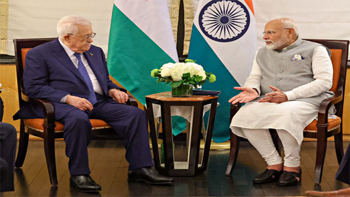 MODI MEETS PALESTINE PRESIDENT  MODI ON GAZA  INDIA SUPPORT PALESTINE  MAHMOOD ABBAS