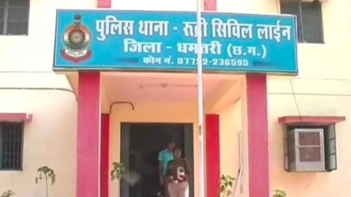 Student died by suicide in school toilet in Dhamtari