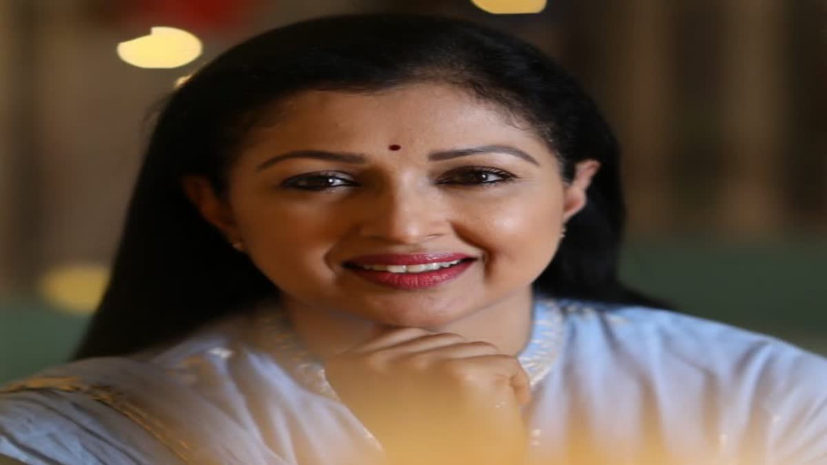 Tamil Actress Gautami Tadimalla