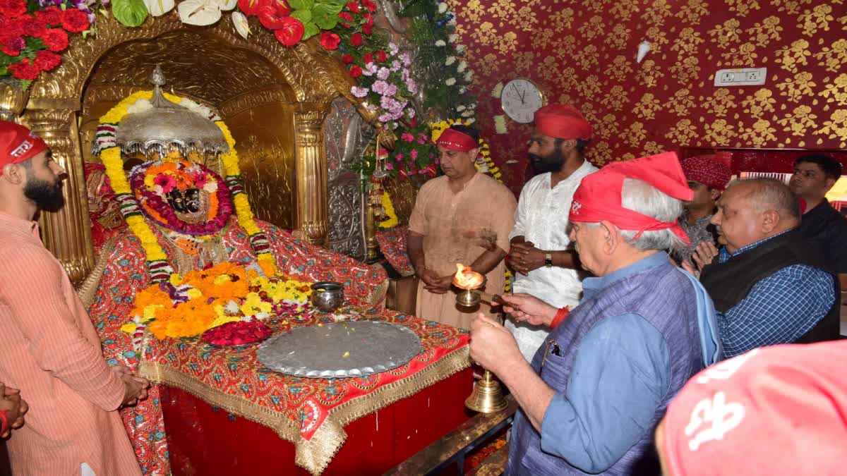 manoj-sinha-performed-pooja-at-mata-bhadra-kali-temple-in-jammu