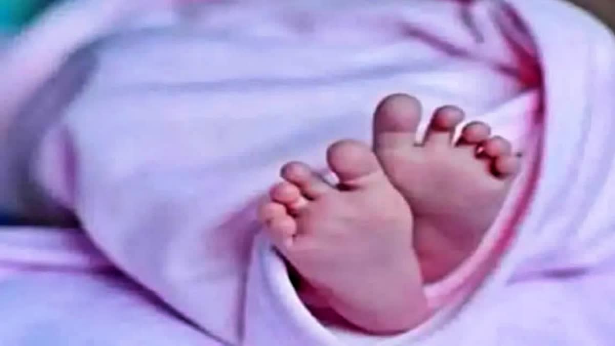 woman Delivers Quadruplets and Three Die  woman Delivers Quadruplets  ഒറ്റപ്രസവത്തിൽ നാലുകുഞ്ഞുങ്ങൾ  newborns passed away  newborns died  newborns death  നവജാത ശിശുക്കൾ മരിച്ചു  നവജാത ശിശുക്കൾ മരണപ്പെട്ടു  Three Newborns Passed away in Jammu and Kashmir