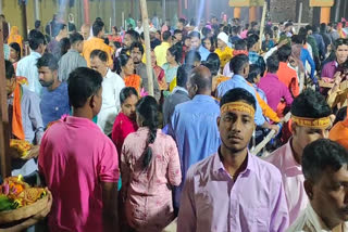 Crowd of devotees at Maa Chinnamastika temple located in Rajrappa on occasion of Mahanavami