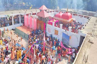 गोपालगंज के थावे मंदिर में उमड़ा भक्तों का सैलाब