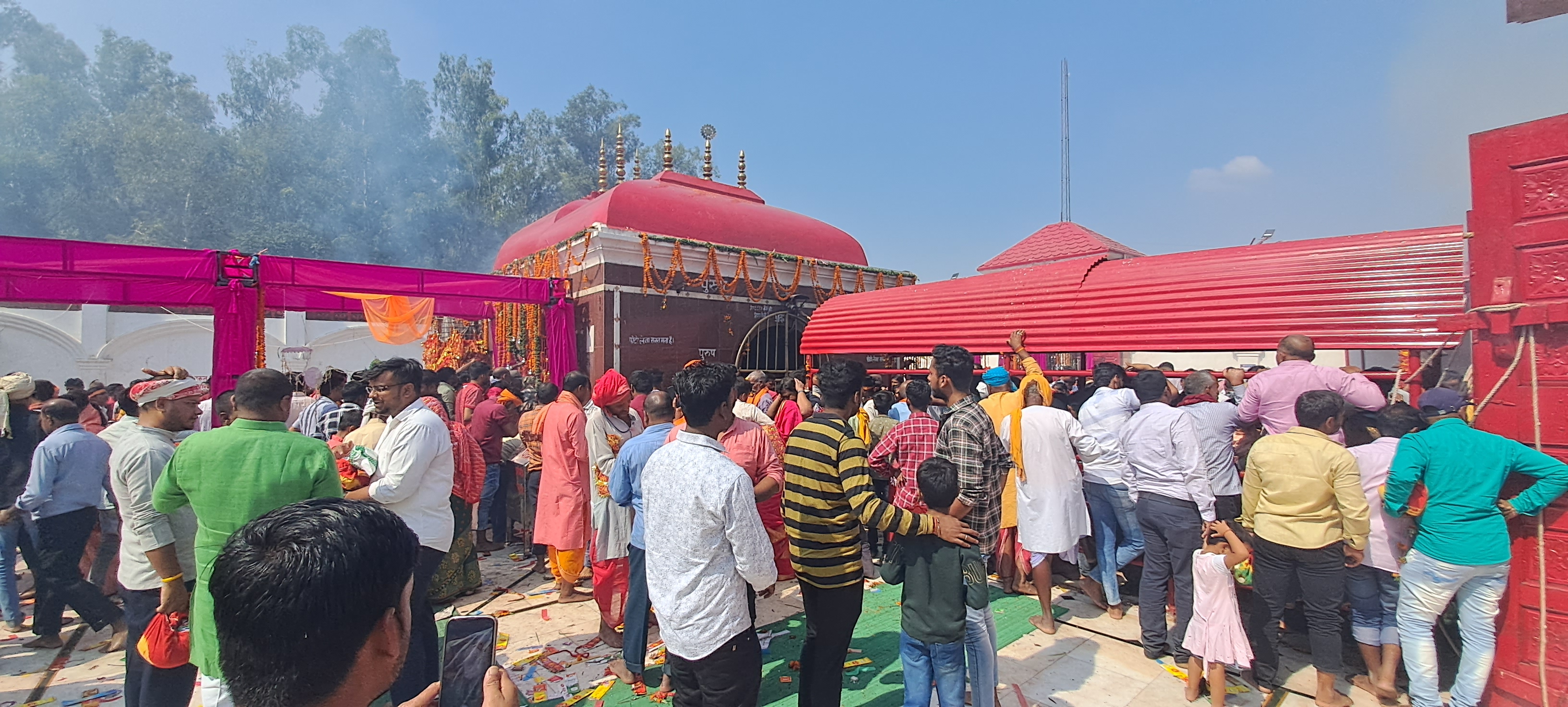 गोपालगंज के थावे मंदिर की तस्वीर