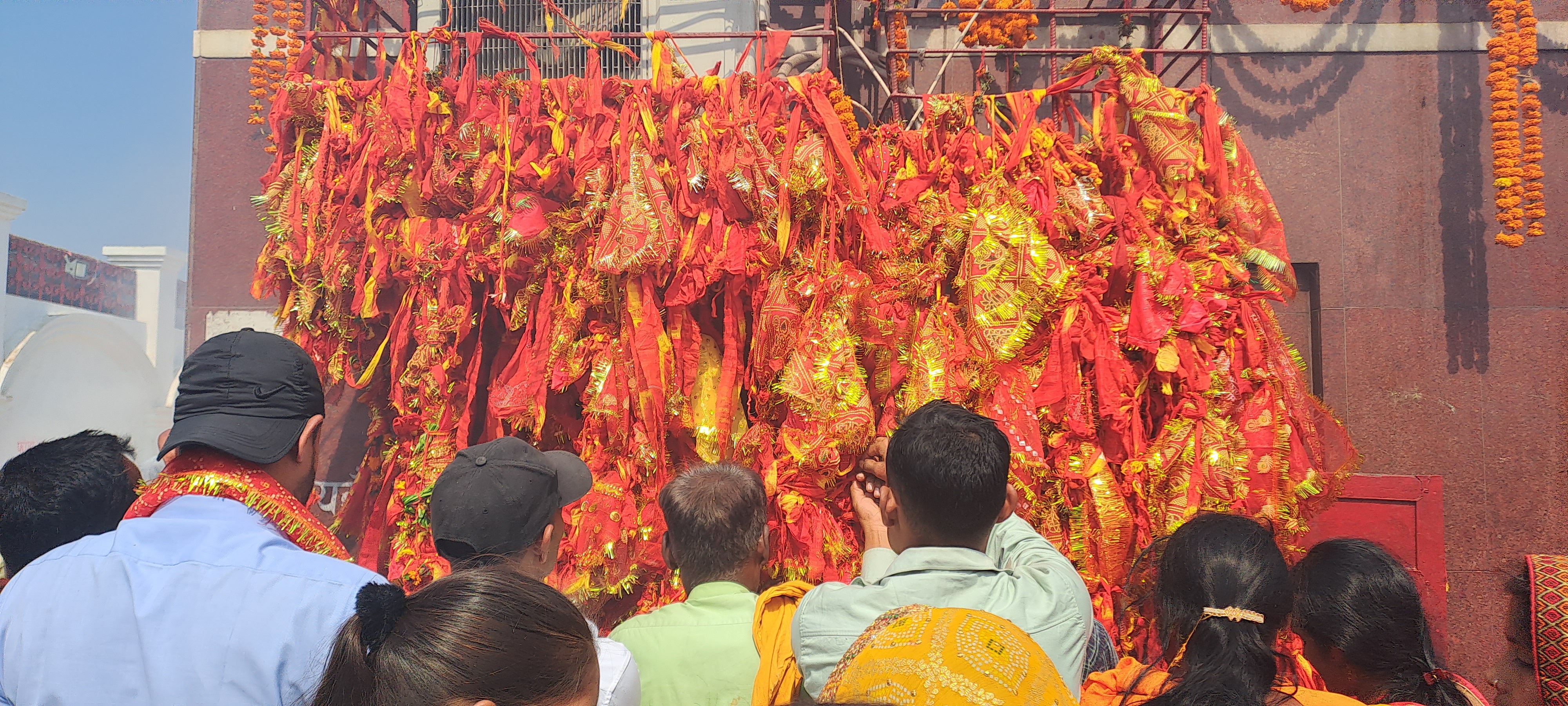 उमड़ा भक्तों का सैलाब