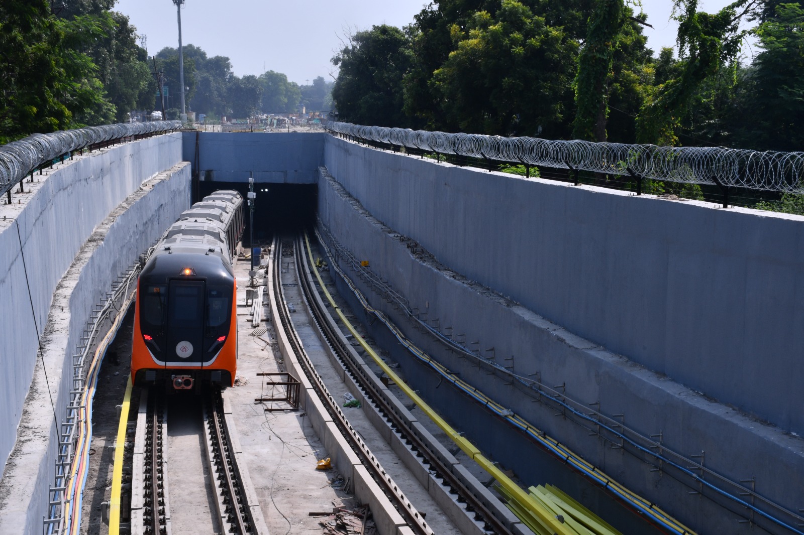 kanpur metro now run on iit to kanpur central route uttar pradesh metro rail corporation upmrc latest news