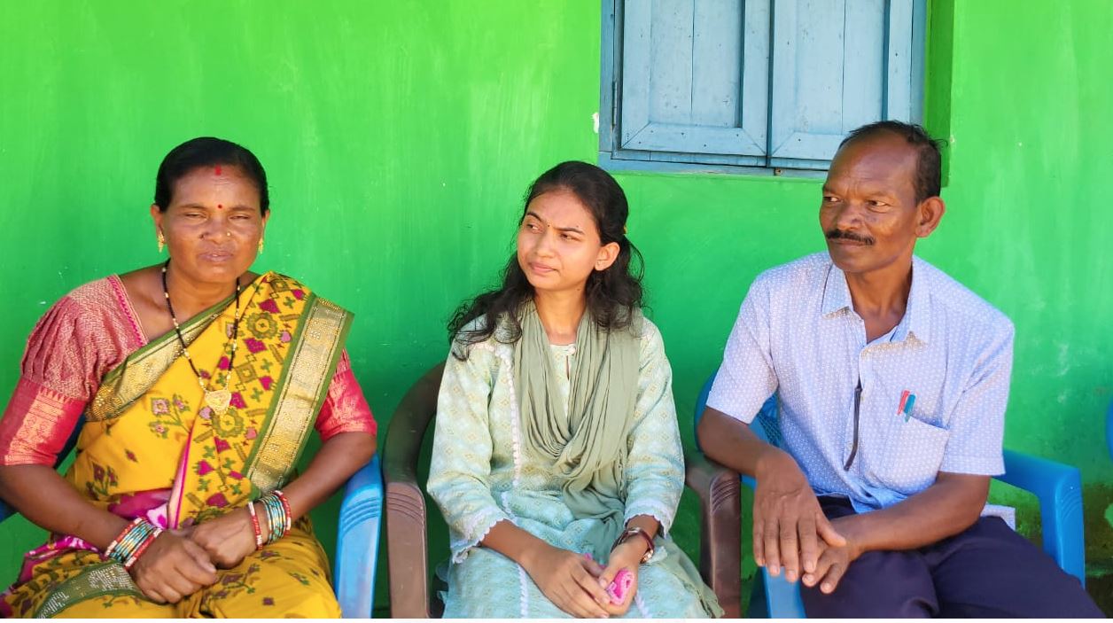 Bini Muduli With Mother and Father