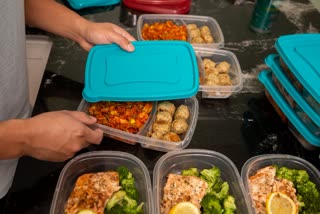 FOOD IN PLASTIC CONTAINERS HARMFUL