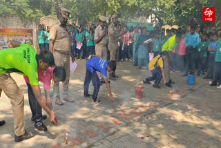 மாணவர்களுக்கு விழிப்புணர்வு ஏற்படுத்திய தீயணைப்பு துறையினர்