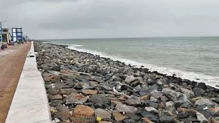 Cyclone Dana Update Kolkata Airport shut for 15 hours, 190 trains cancelled in West Bengal Odisha