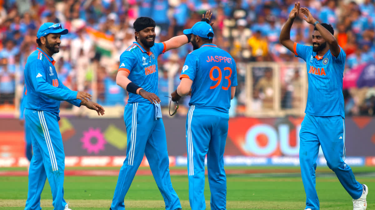 T20 World Cup 2024  Team India Captain For T20 World Cup 2024  Rohit Sharma  Hardik Pandya  Who Will Lead Team India In T20 World Cup 2024  രോഹിത് ശര്‍മ  രോഹിത് ശര്‍മ ക്യാപ്‌റ്റന്‍സി  രോഹിത് ശര്‍മ ഹാര്‍ദിക് പാണ്ഡ്യ  ടി20 ലോകകപ്പ് 2024 ഹാര്‍ദിക് പാണ്ഡ്യ രോഹിത് ശര്‍മ  രോഹിത് ശര്‍മ ടി20 ക്രിക്കറ്റ്