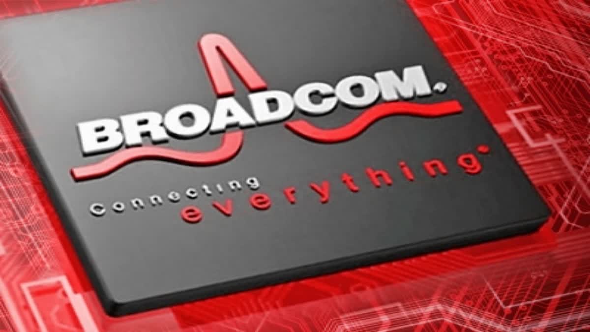 chipmaker broadcom completes  deal to buy vmware  broadcom completes 69bn dea  ಟೆಕ್ ವಲಯದಲ್ಲಿ ಸಂಚಲನ  69 ಬಿಲಿಯನ್​ ಡಾಲರ್​​ ವಿಎಂವೇರ್ ಅನ್ನು ಖರೀದಿಸಿದ ಬ್ರಾಡ್‌ಕಾಮ್  ಅಮೆರಿಕಾದ ಟೆಕ್ ವಲಯ  ಮತ್ತೊಂದು ಬೃಹತ್ ಡೀಲ್  ಅಮೆರಿಕದ ತಂತ್ರಜ್ಞಾನ ವಲಯ  ತಂತ್ರಜ್ಞಾನ ವಲಯದಲ್ಲಿ ಭಾರಿ ಒಪ್ಪಂದ