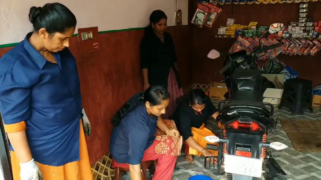 Ladies First Two Wheeler Workshop In Kerala