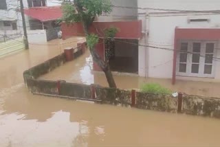 weather update kerala  heavy rain in kerala  kerala weather  kerala rain  rain update kerala  കനത്ത മഴ  കേരളത്തിൽ കനത്ത മഴ  തിരുവനന്തപുരത്ത് വെള്ളക്കെട്ട്  യെല്ലോ അലർട്ട് കേരളം  മഴ യെല്ലോ അലർട്ട്  വെള്ളപ്പൊക്കം