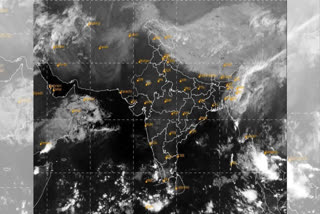Heavy rains lashes Kerala: IMD issues Yellow alert in six districts, Orange alert in Pathanamthitta, Idukki, Kozhikode districts