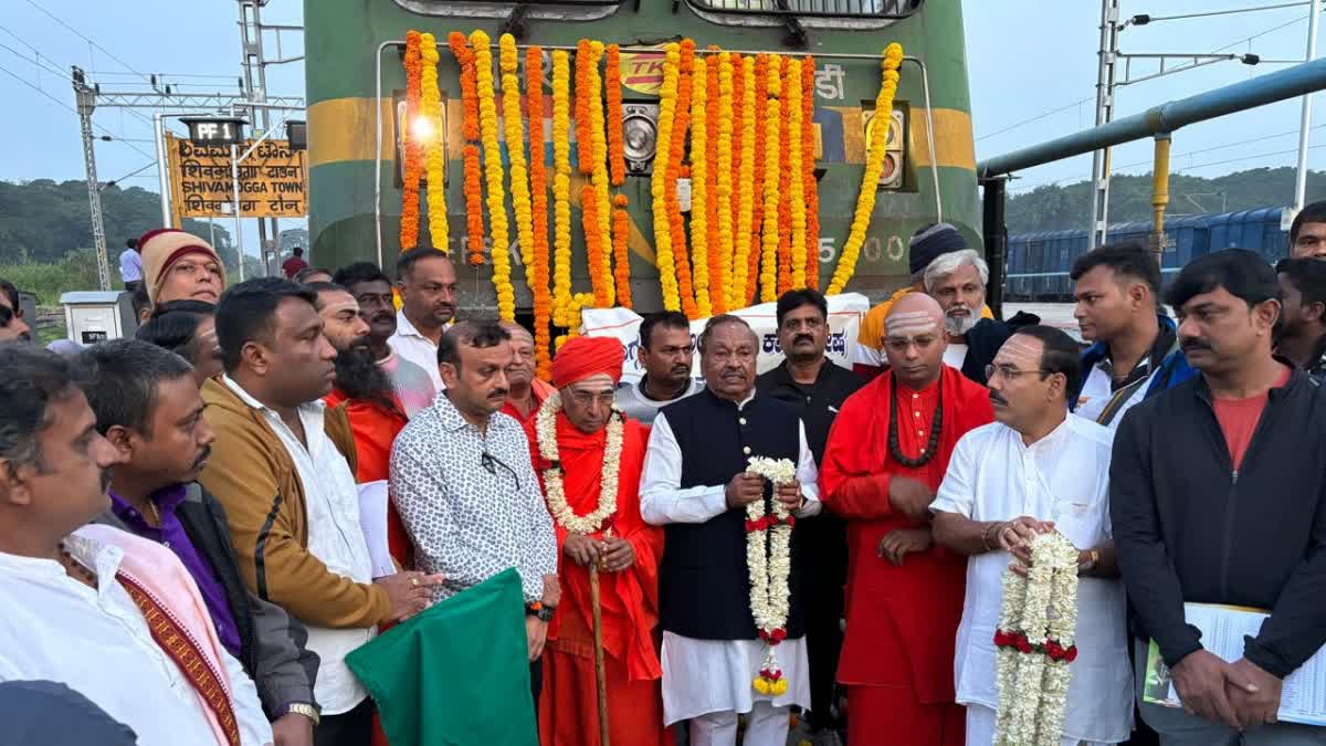 Flagged off to Kashi Special Train