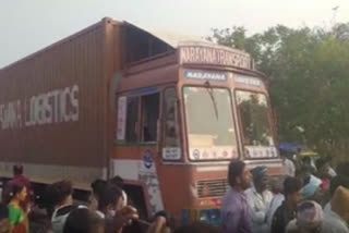 Four killed as rice-laden truck hits bus in AP's Ananthapuram