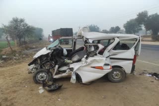 car collided with a truck,  car collided with a truck In Dausa