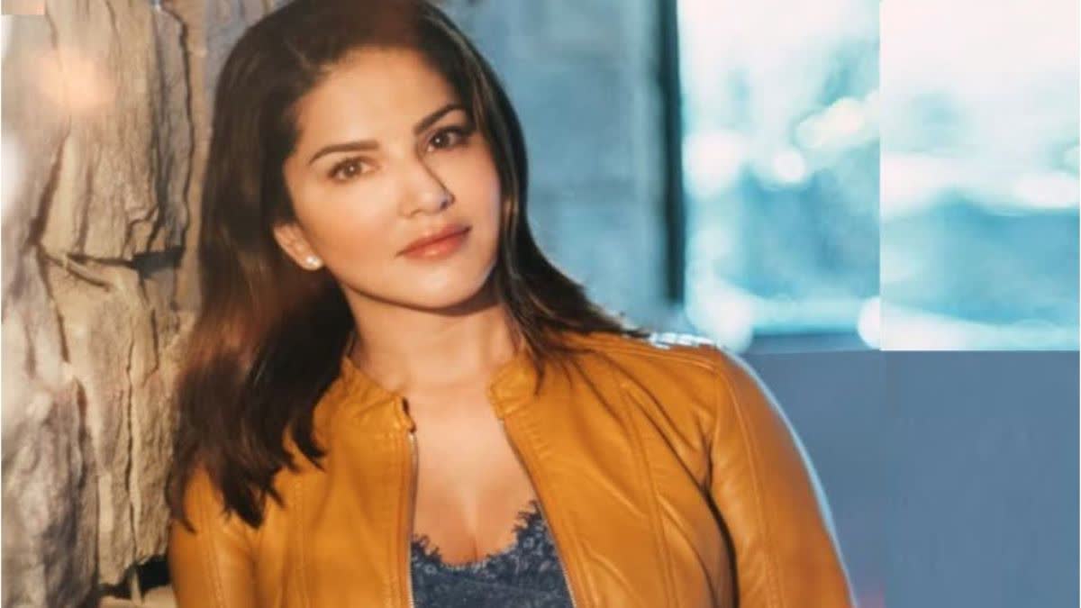 SUNNY LEONE MAHTARI VANDAN YOJANA