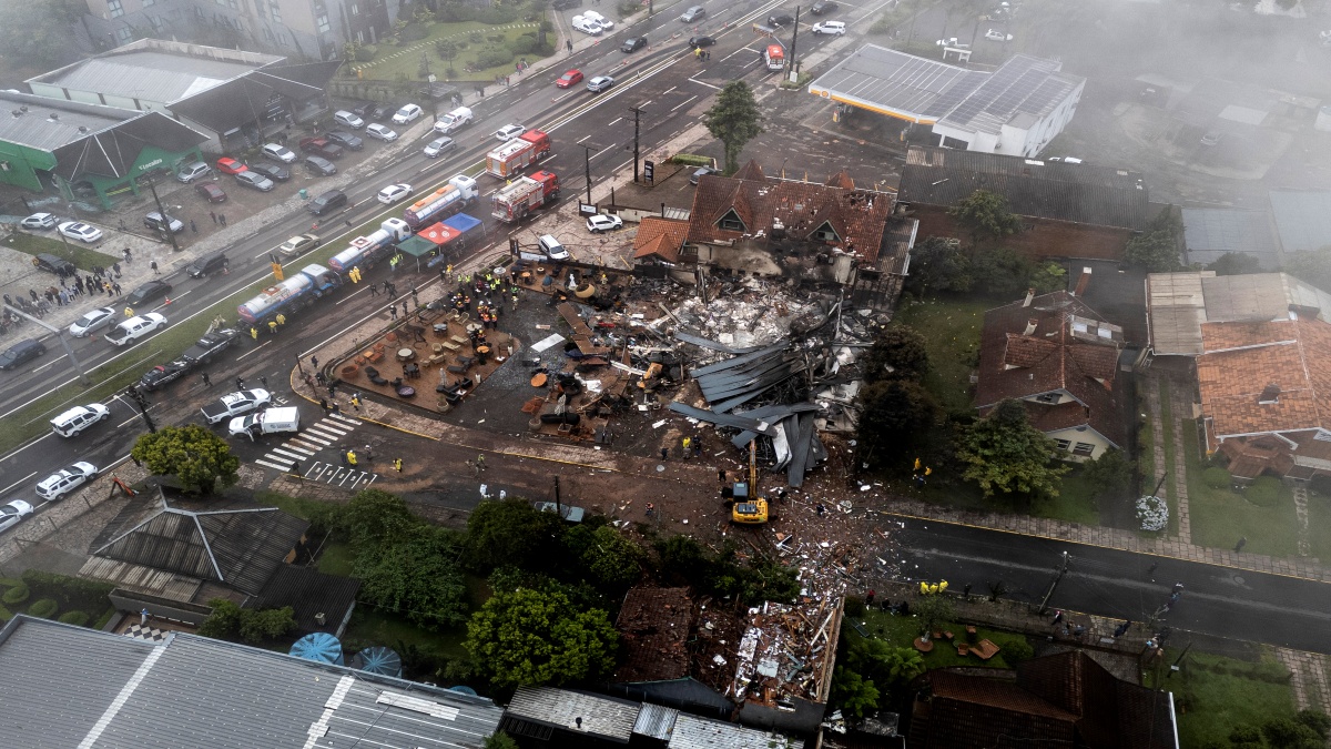 Small plane crashes into Brazilian city