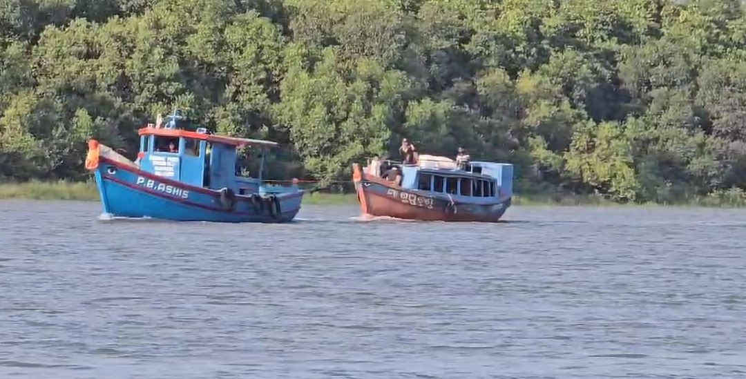 Tourists Trapped In River