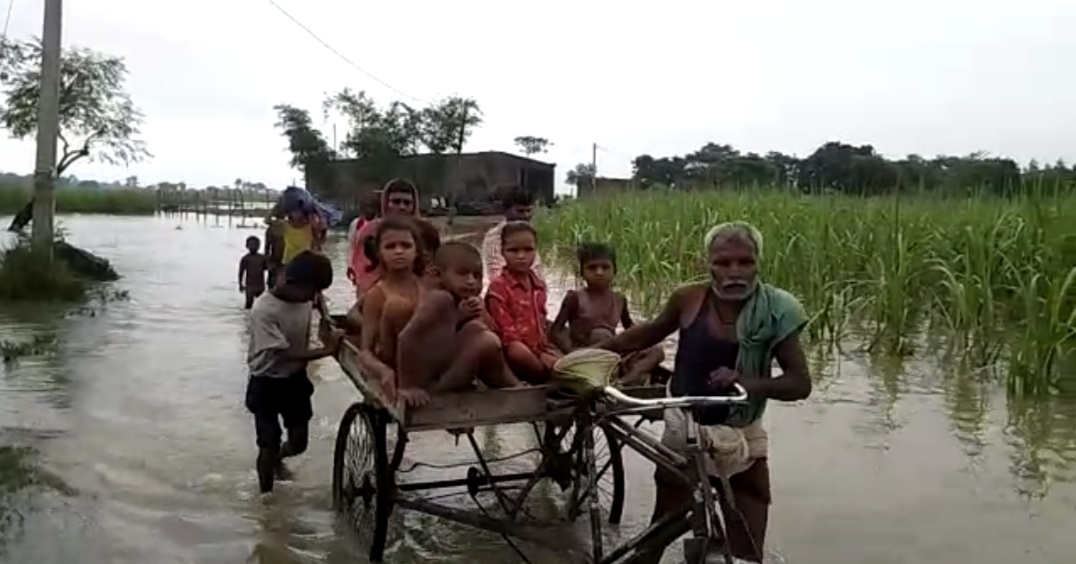 flood in many villages due to Pandai river in Bettiah