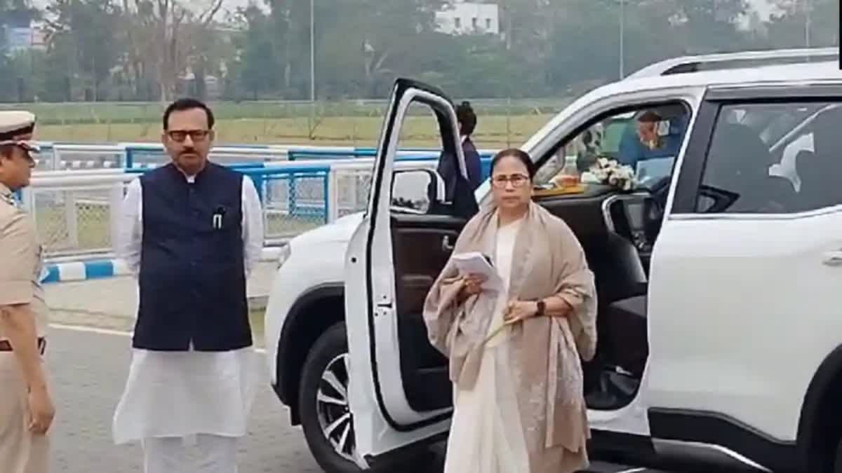 bharat/mamata-banerjee-says-tmc-will-fight-lok-sabha-election-alone-in-west-bengal