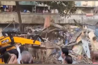 Maharashtra govt  bulldozer action  Ram Temple rally in Mumbai  Ram Temple  stone pelting  ಅಯೋಧ್ಯೆ ರಾಮಮಂದಿರ  ಮಹಾರಾಷ್ಟ್ರ ಸರ್ಕಾರ  ಬುಲ್ಡೋಜರ್ ಕ್ರಮ