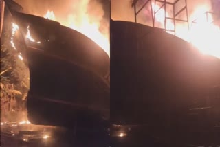 boat caught fire Beypur  ബോട്ടിന് തീപിടിച്ചു  ബേപ്പൂരിൽ ബോട്ടിന് തീപിടിച്ചു  നിർത്തിയിട്ട ബോട്ടിന് തീപിടിച്ചു