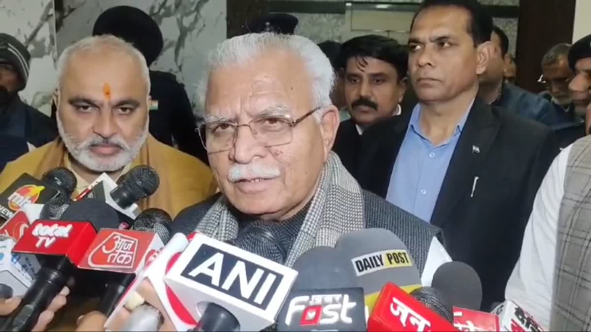 Khattar attack on Hooda