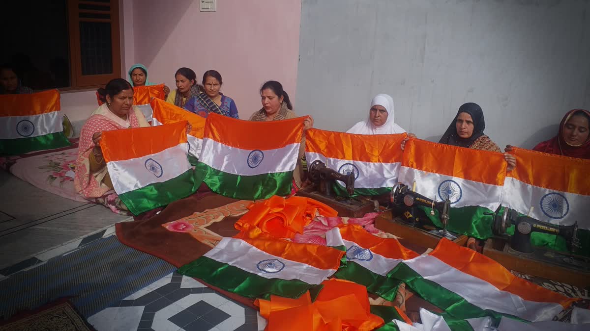 Jammu Women Stitch Tricolours, Distribute Free Amid Low Demand