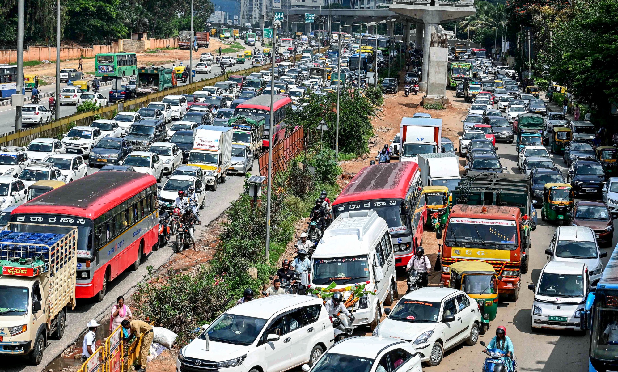 Traffic Congestion Crisis In India and the way to address it