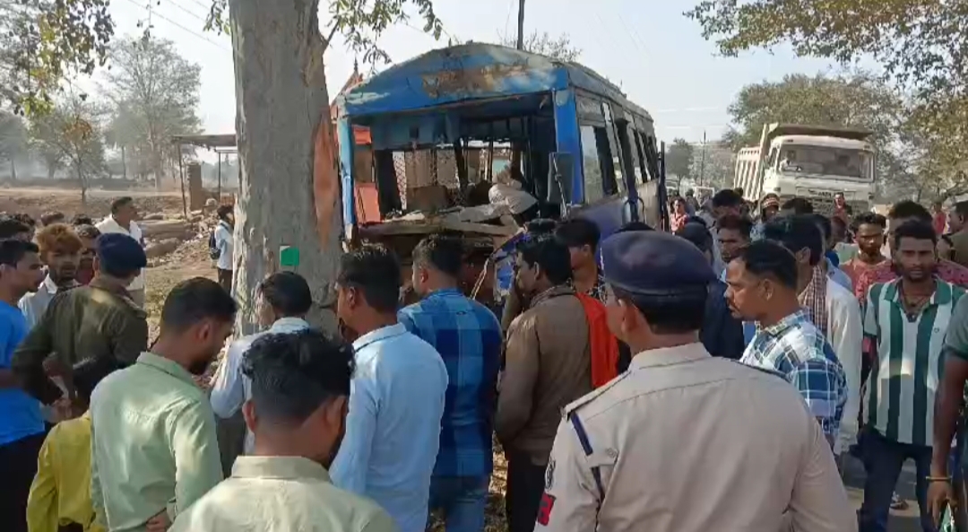 Ten injured bus accident