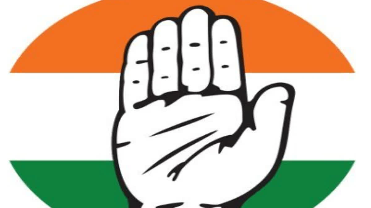 The Congress and Aam Aadmi Party on Saturday sealed a seat sharing pact under which the grand old party will contest both Lok Sabha seats from Goa.