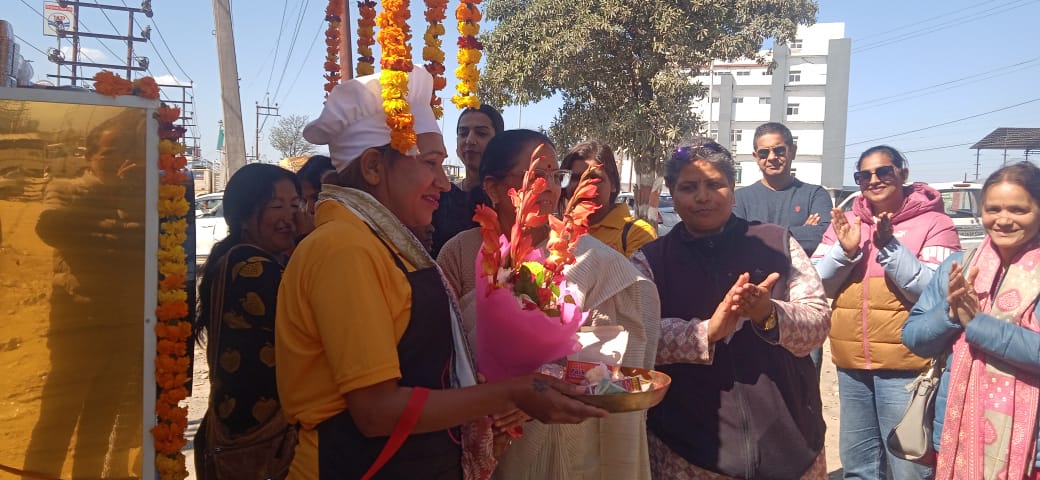 Uttarakhand First Transgender Food Truck in Dehradun